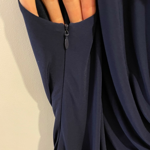 One shoulder Formal gown - Picture 5 of 6